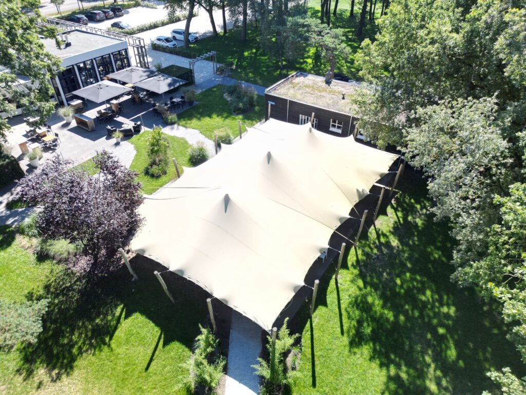 Stretchtent bij Brasserie Rembrandt
