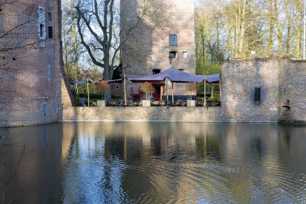 Stretchtent bij het kasteel in Wijk bij Duurstede