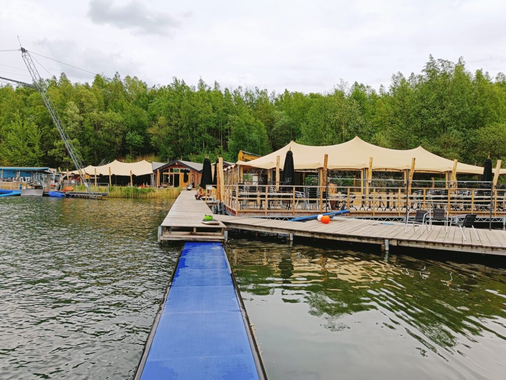 Stretchtent aan het water
