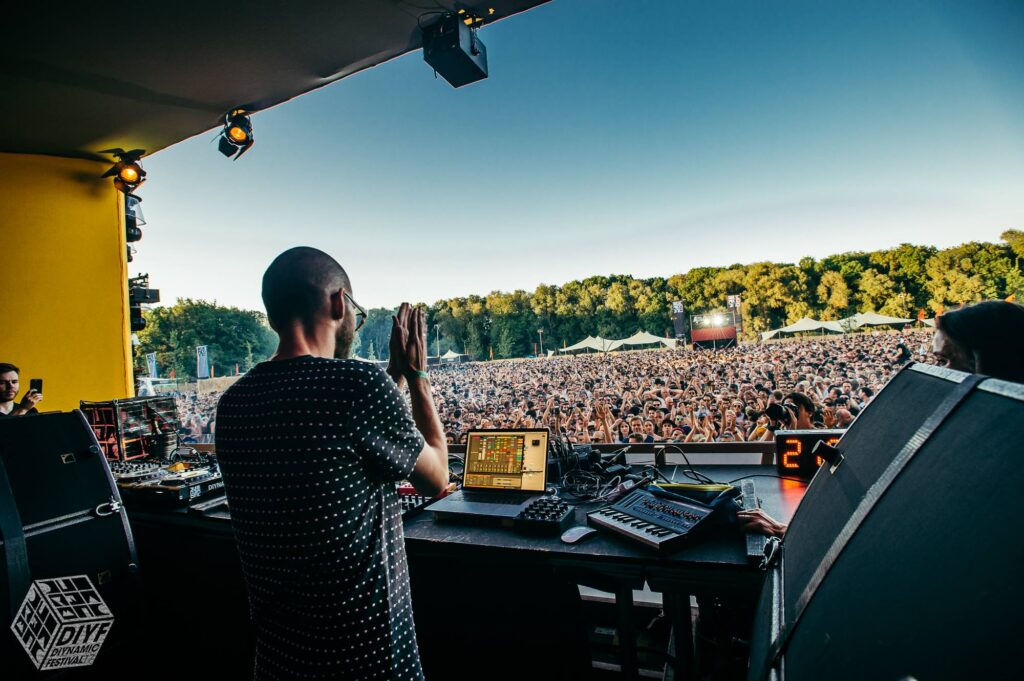 Stretchtent op een festival