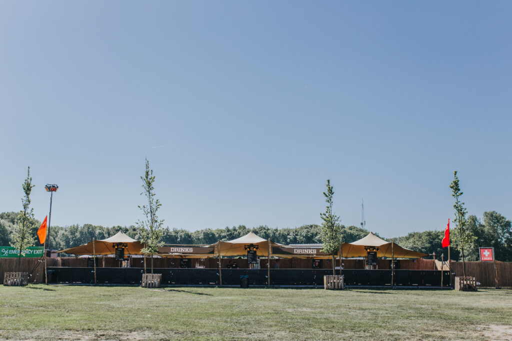 Stretchtent op een festival