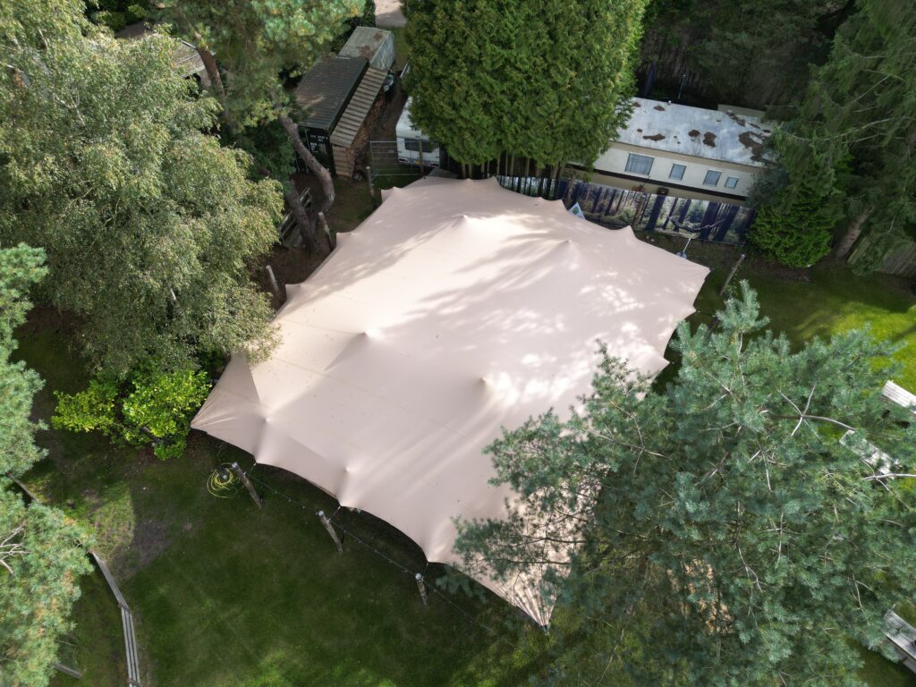 Stretchtent van boven