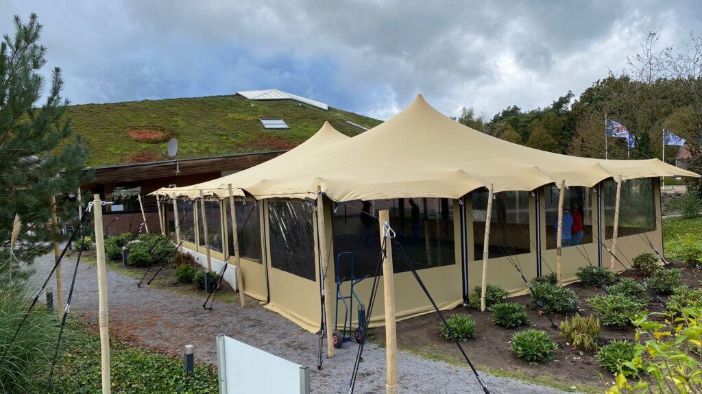 Stretchtent met zijwanden