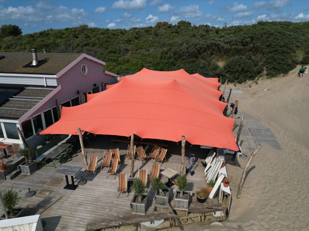 Stretchtent bij Strandpaviljoen Egbert aan Zee